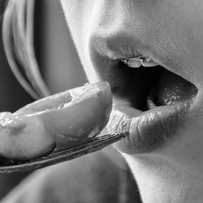 Mitos e verdades sobre a COMPULSÃO ALIMENTAR. Cópia de Cópia de Redes sociais – Design sem nome 6 - Mitos e verdades sobre a COMPULSÃO ALIMENTAR.