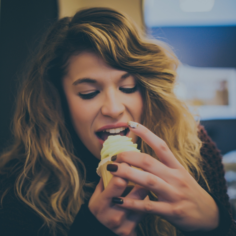 Alimentação aos FINAIS DE SEMANA- Descubra os maiores erros. Cópia de Cópia de Redes sociais – Design sem nome - Alimentação aos FINAIS DE SEMANA- Descubra os maiores erros.