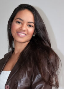 IMG 1396 1 scaled e1756920284804 217x300 - CURSO EMAGRE&Ccedil;A PELA MENTE